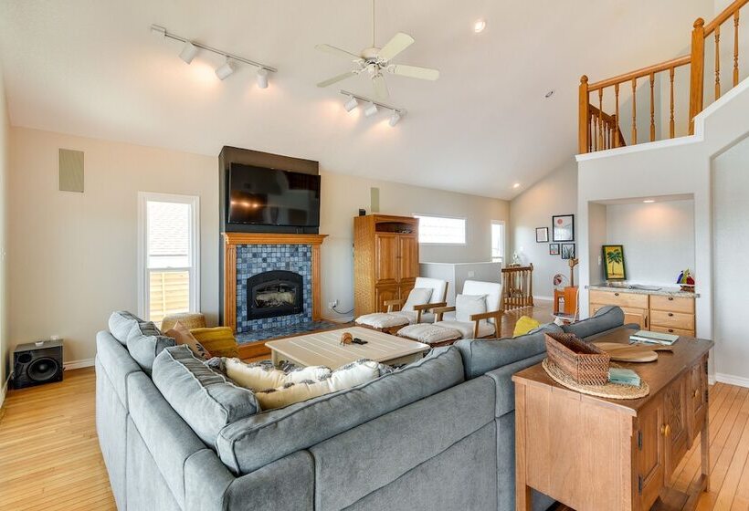 Waterfront Freeport Home: Deck & Private Boat Dock