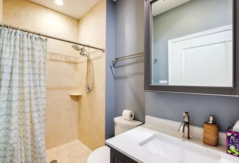 Waterfront Lusby Escape W/ Fire Pit & Kayaks!