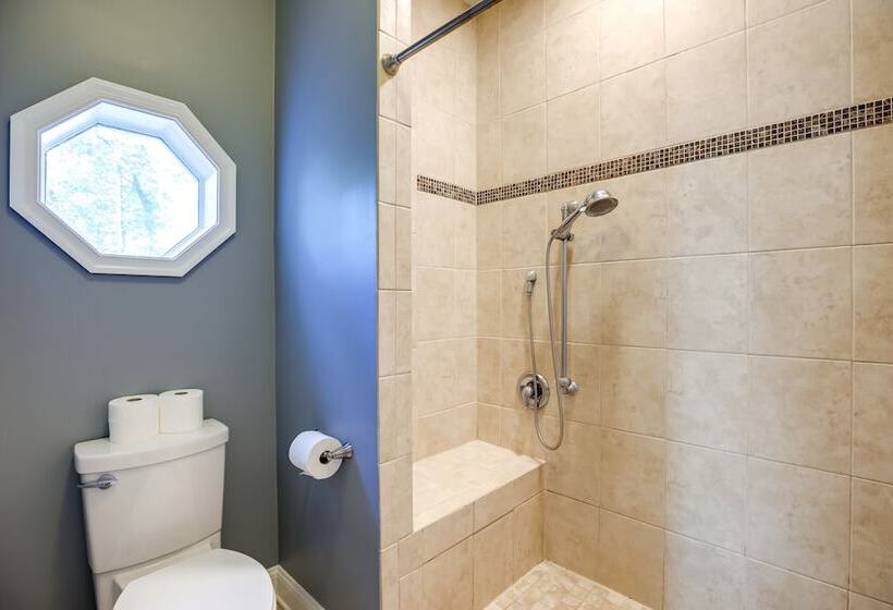 Waterfront Lusby Escape W/ Fire Pit & Kayaks!