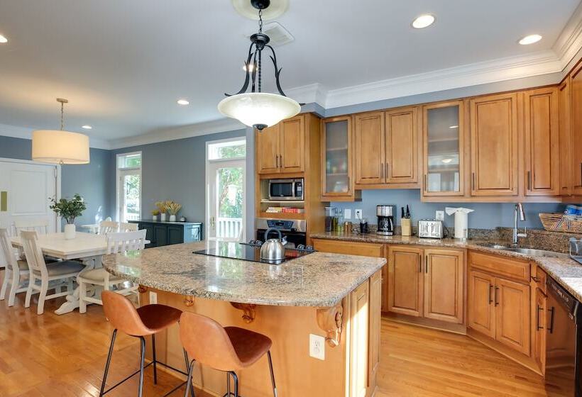 Waterfront Lusby Escape W/ Fire Pit & Kayaks!