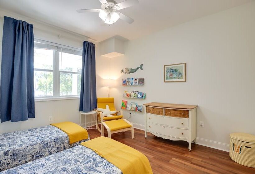 Waterfront Lusby Escape W/ Fire Pit & Kayaks!