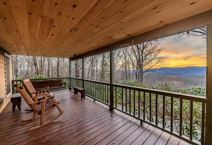 Near Highlands: 36 Acre Scaly Mountain Lodge