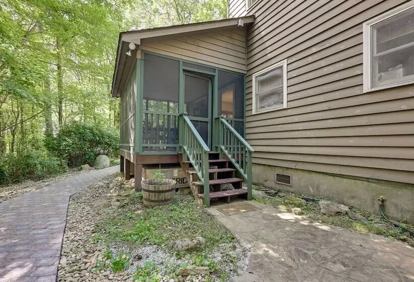 Near Highlands: 36 Acre Scaly Mountain Lodge