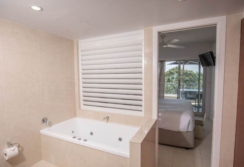 71 Hastings Street Beachfront