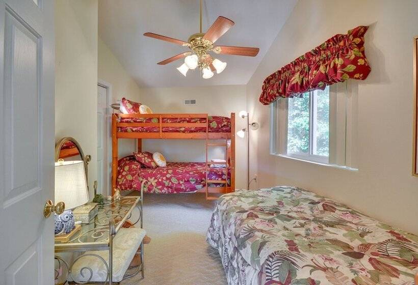 40 Acre Ararat Escape: On Site Trails & Mtn Views!