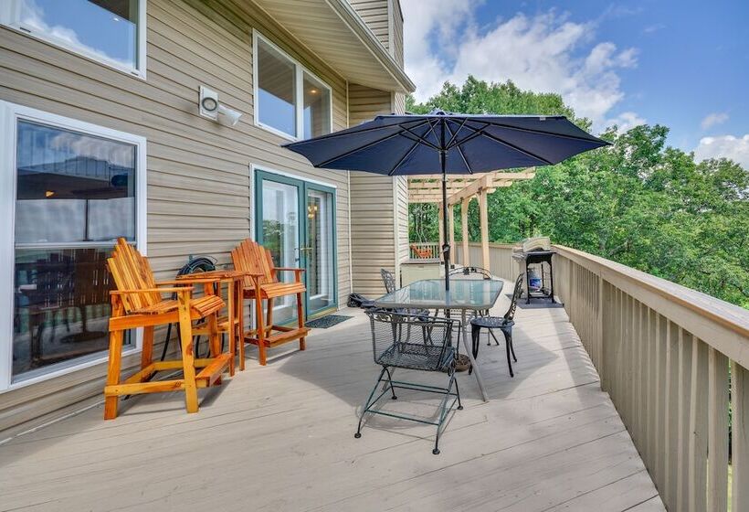 40 Acre Ararat Escape: On Site Trails & Mtn Views!