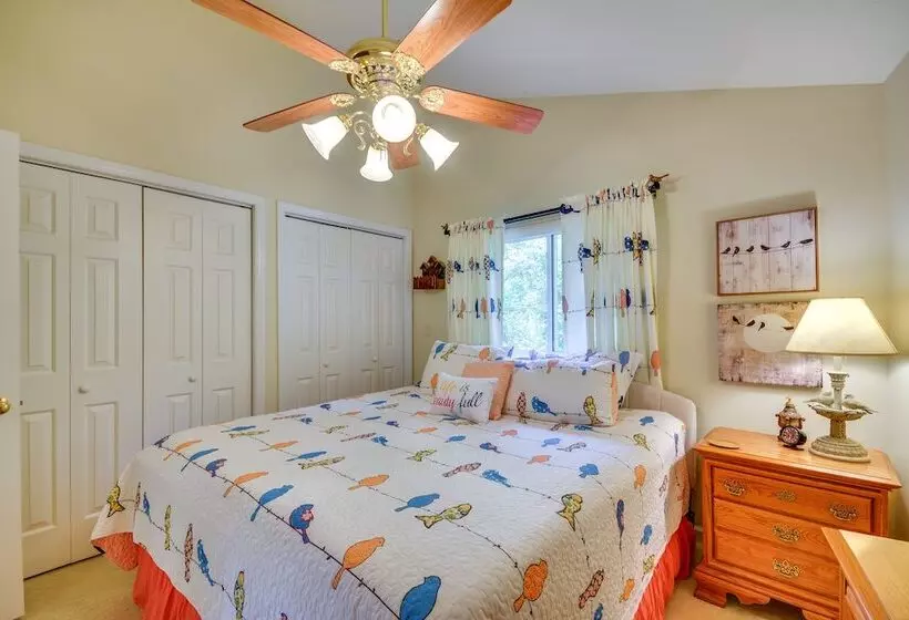 40 Acre Ararat Escape: On Site Trails & Mtn Views!