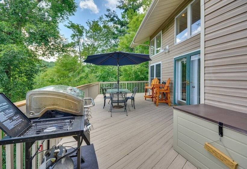 40 Acre Ararat Escape: On Site Trails & Mtn Views!