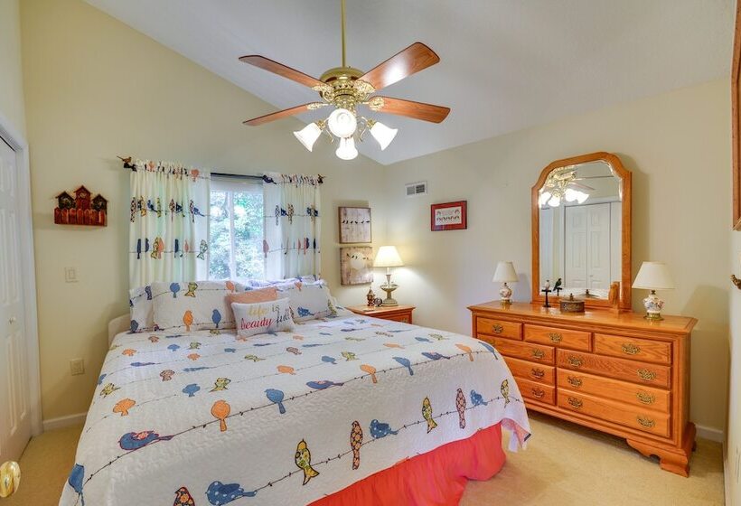 40 Acre Ararat Escape: On Site Trails & Mtn Views!