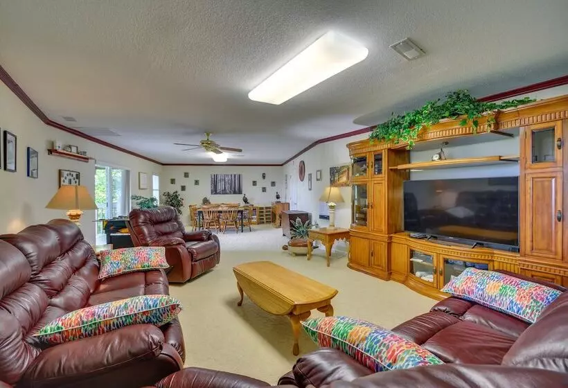 40 Acre Ararat Escape: On Site Trails & Mtn Views!