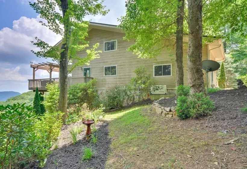 40 Acre Ararat Escape: On Site Trails & Mtn Views!