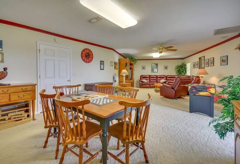 40 Acre Ararat Escape: On Site Trails & Mtn Views!