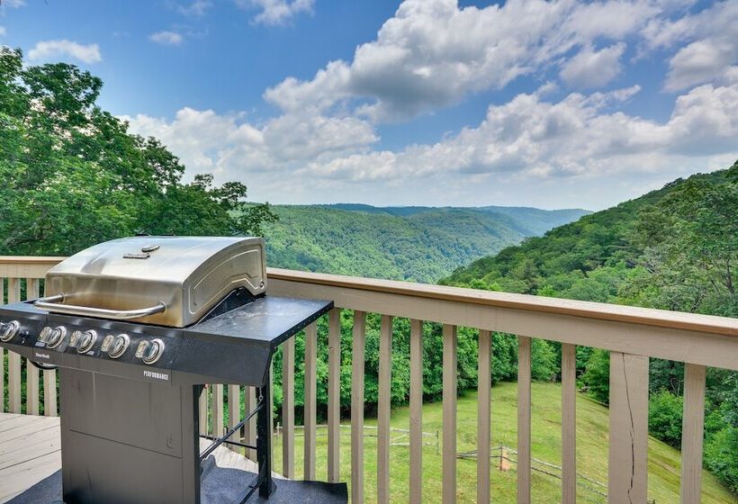 40 Acre Ararat Escape: On Site Trails & Mtn Views!