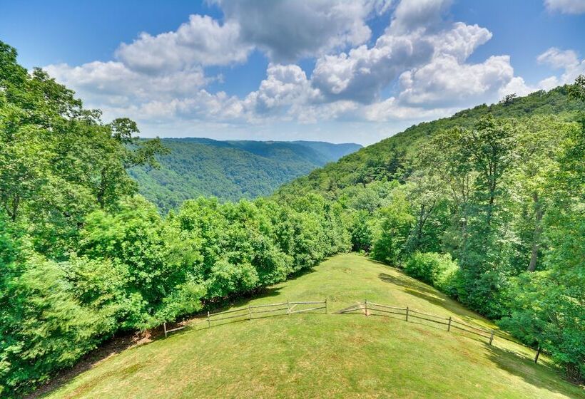 40 Acre Ararat Escape: On Site Trails & Mtn Views!