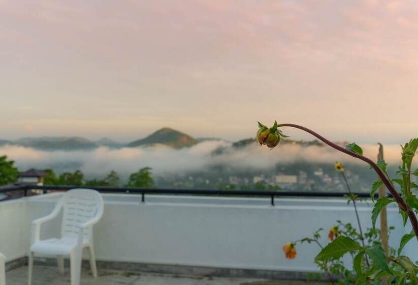 مبيت وإفطار Amandara Hills Kandy