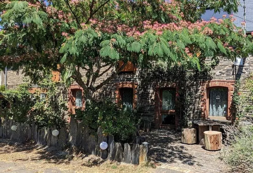 Aamiaismajoitus (B&B) L Hôt Berge De Gannedel