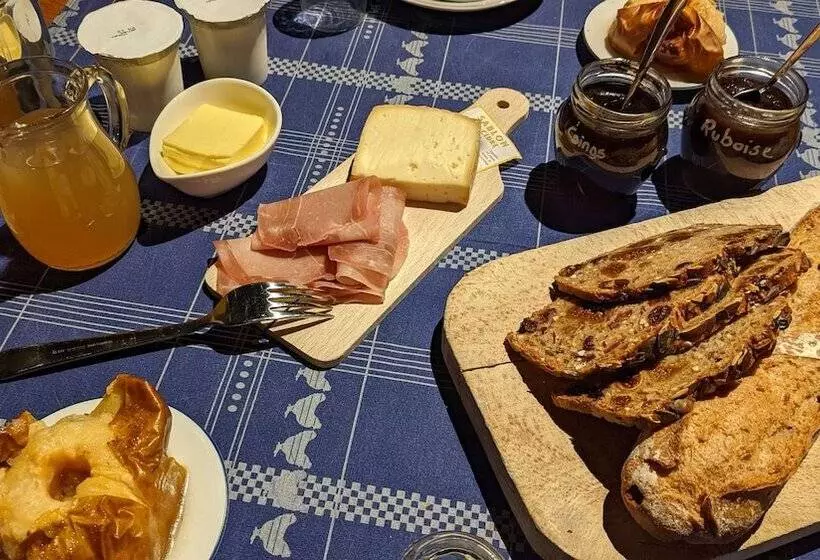 Aamiaismajoitus (B&B) L Hôt Berge De Gannedel