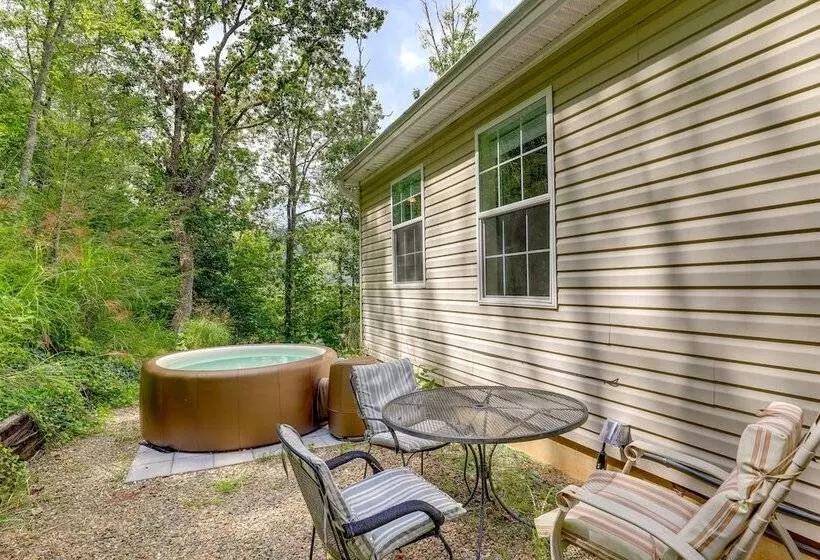 Black Mountain Retreat W/ Hot Tub + Mountain Views