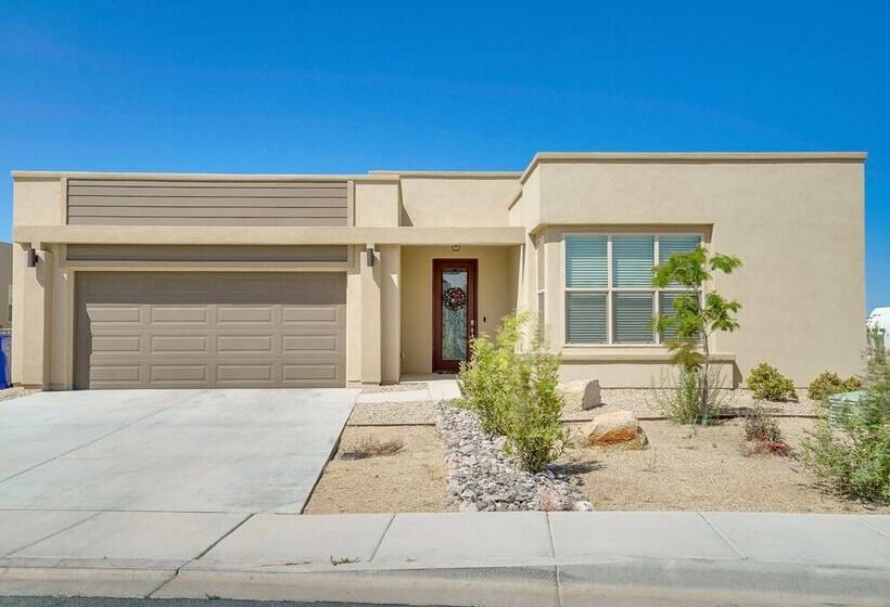 Bright & Modern Las Cruces Home In Sonoma Ranch