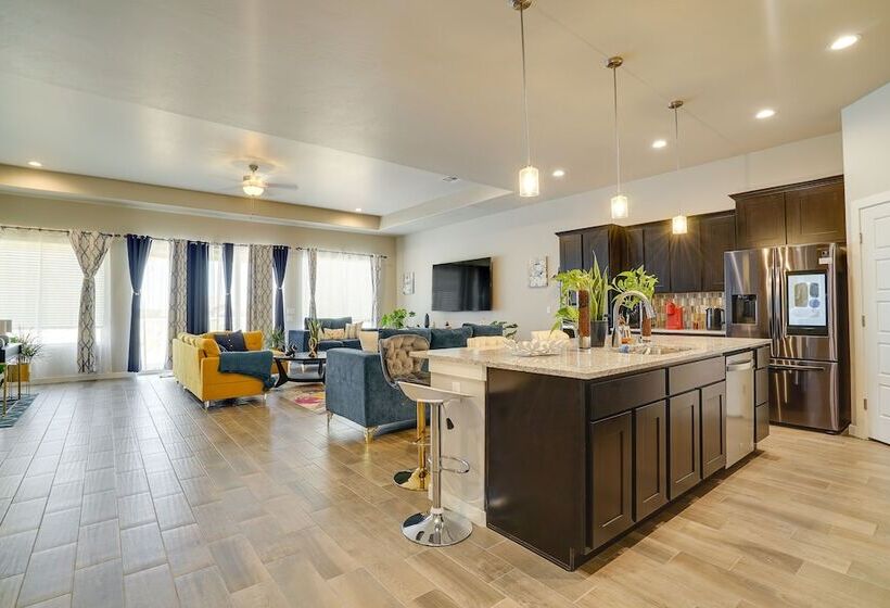 Bright & Modern Las Cruces Home In Sonoma Ranch