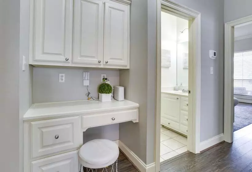 Canalfront Baton Rouge Home W/ Patio: 6 Mi To Lsu!