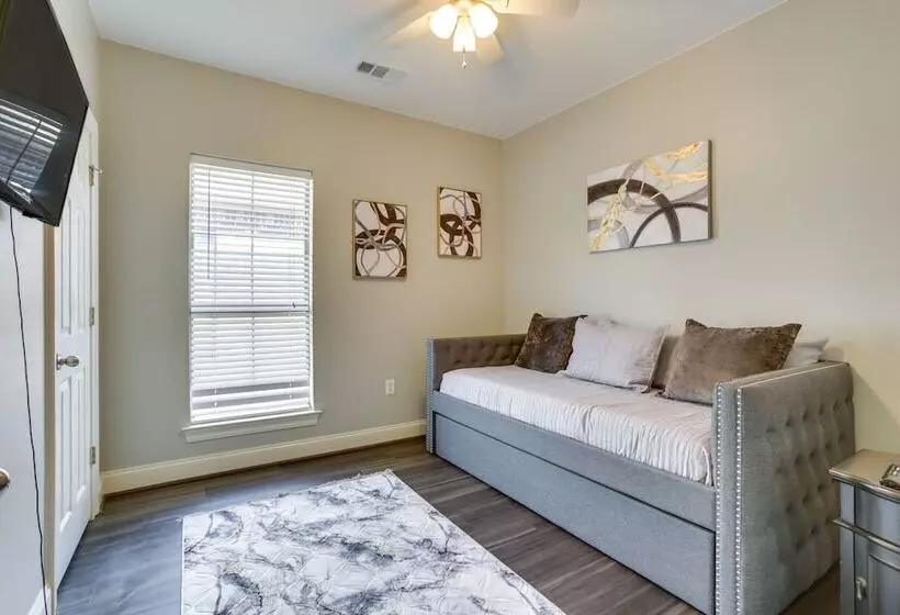 Canalfront Baton Rouge Home W/ Patio: 6 Mi To Lsu!