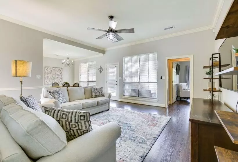 Canalfront Baton Rouge Home W/ Patio: 6 Mi To Lsu!