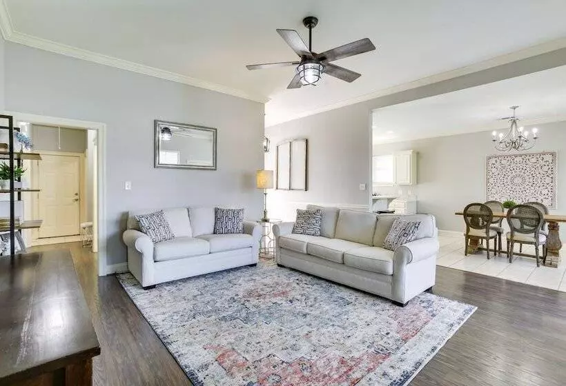 Canalfront Baton Rouge Home W/ Patio: 6 Mi To Lsu!