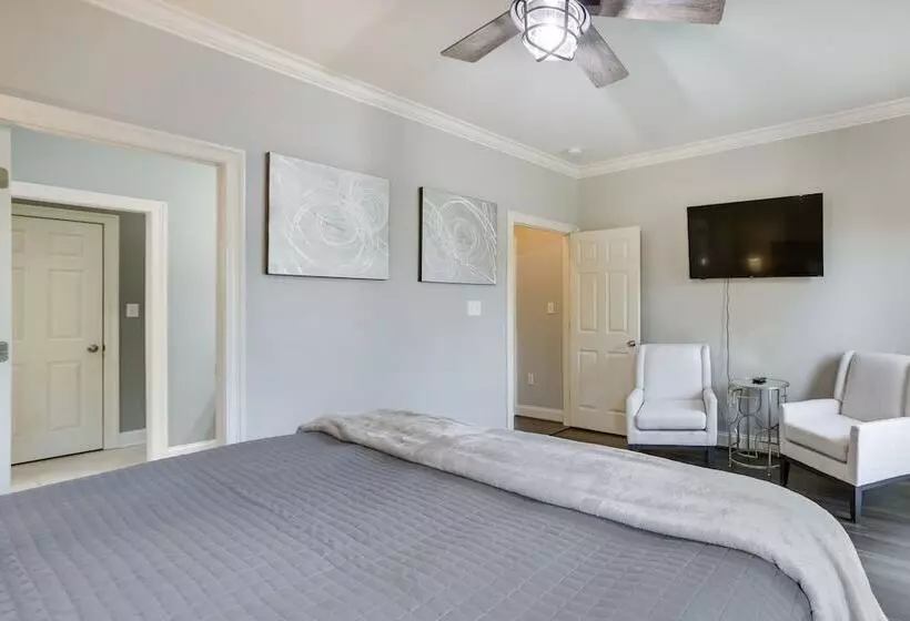 Canalfront Baton Rouge Home W/ Patio: 6 Mi To Lsu!