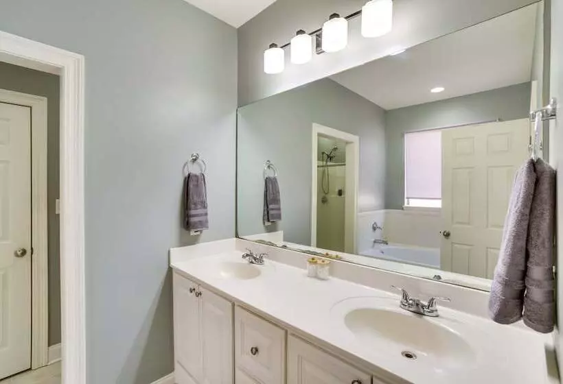 Canalfront Baton Rouge Home W/ Patio: 6 Mi To Lsu!
