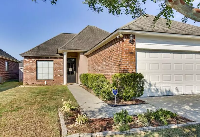 Canalfront Baton Rouge Home W/ Patio: 6 Mi To Lsu!
