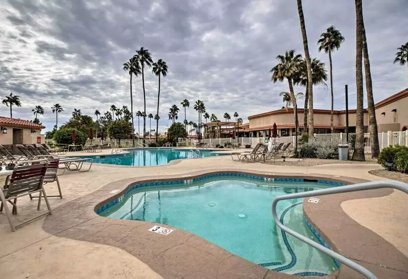 Community Perks & Patio: Sun Lakes Home!