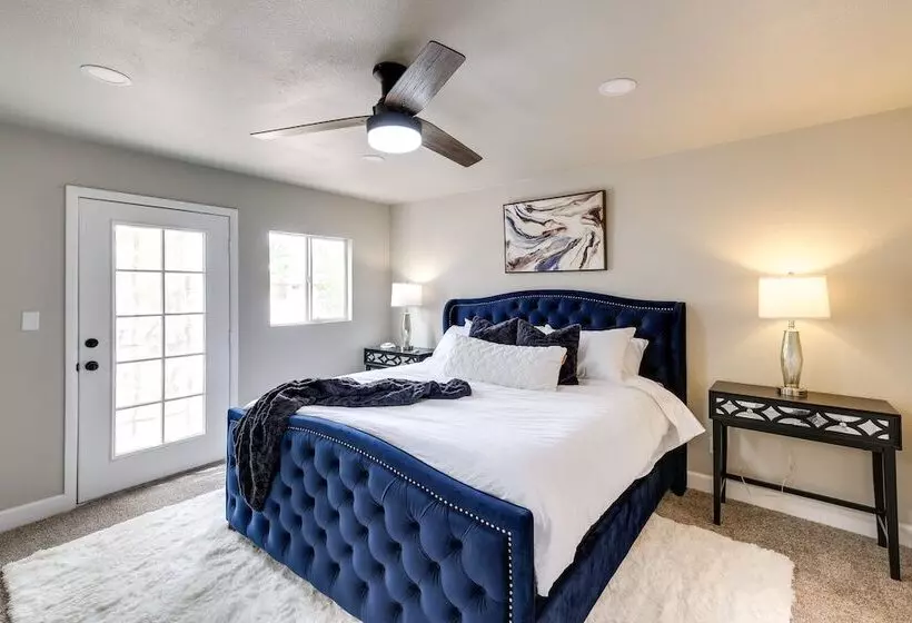 Community Perks & Patio: Sun Lakes Home!