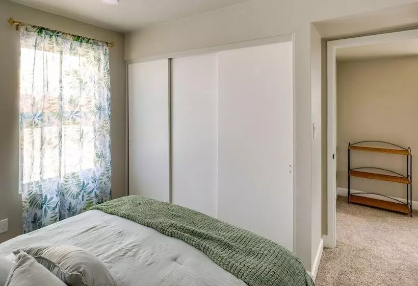 Community Perks & Patio: Sun Lakes Home!