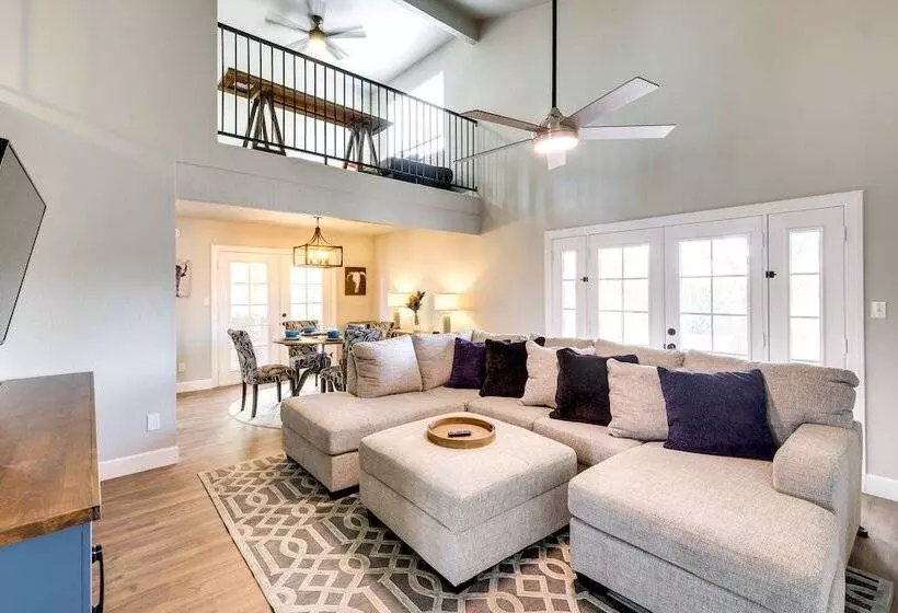 Community Perks & Patio: Sun Lakes Home!