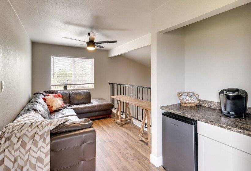 Community Perks & Patio: Sun Lakes Home!