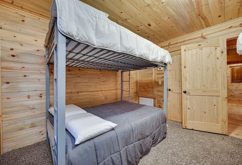 Fort Towson Cabin < 1 Block To Raymond Gary Lake