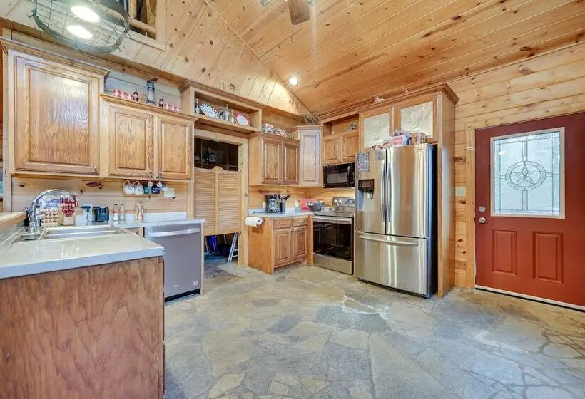 Fort Towson Cabin < 1 Block To Raymond Gary Lake