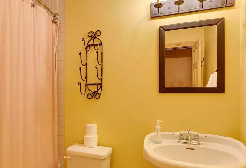 Fraziers Bottom Cabin On 800 Acres Of Land W/ Lake