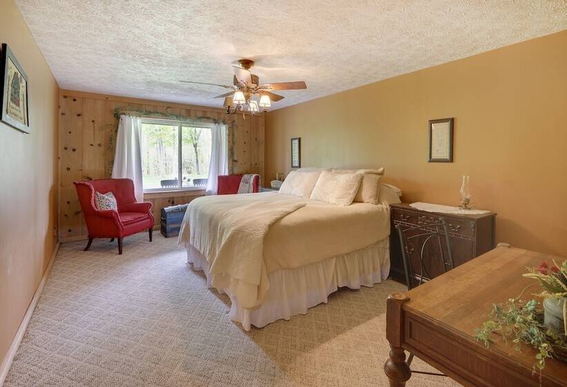 Fraziers Bottom Cabin On 800 Acres Of Land W/ Lake