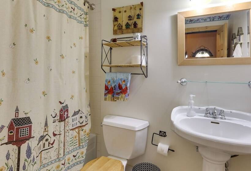 Fraziers Bottom Cabin On 800 Acres Of Land W/ Lake