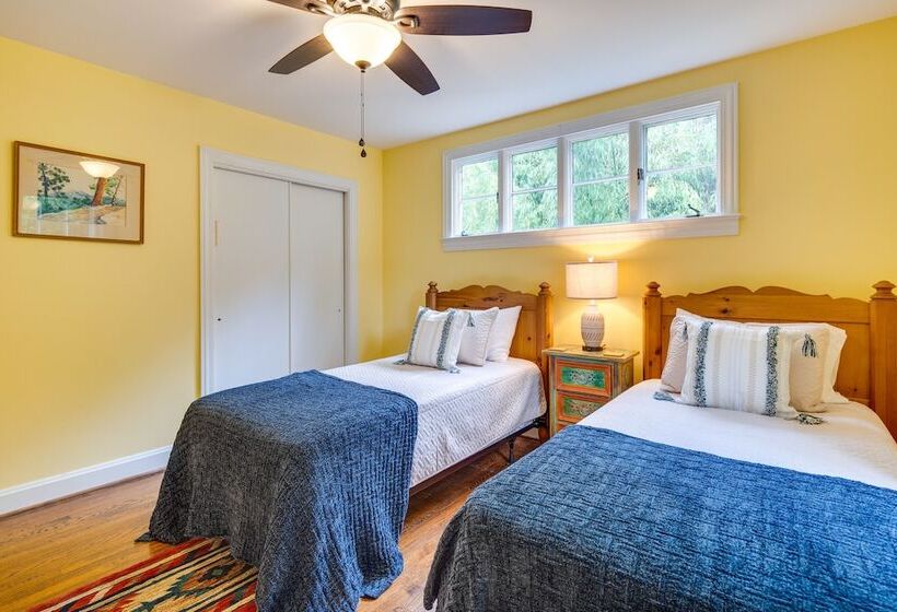 Hendersonville Haven W/ Fire Pit, Grill, Deck!