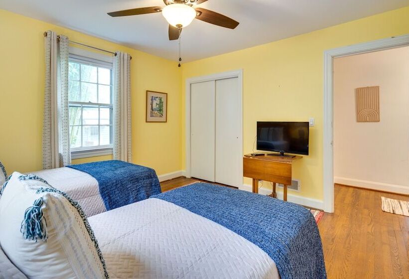 Hendersonville Haven W/ Fire Pit, Grill, Deck!