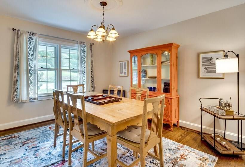 Hendersonville Haven W/ Fire Pit, Grill, Deck!