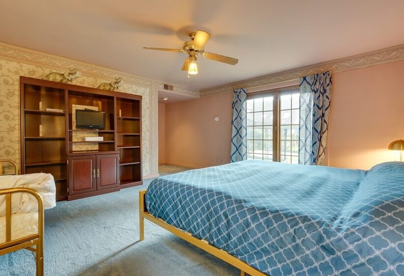 Historic Auburn Home W/ Theater & Yard!