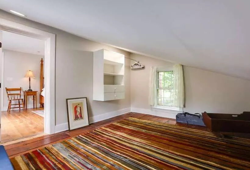 Historic Erwinna Vacation Home Near Delaware River