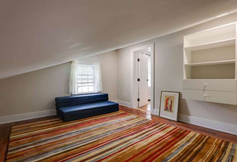 Historic Erwinna Vacation Home Near Delaware River