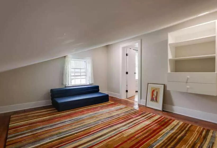 Historic Erwinna Vacation Home Near Delaware River