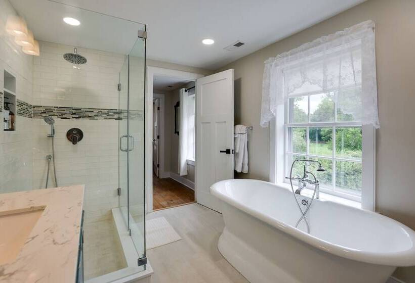 Historic Erwinna Vacation Home Near Delaware River