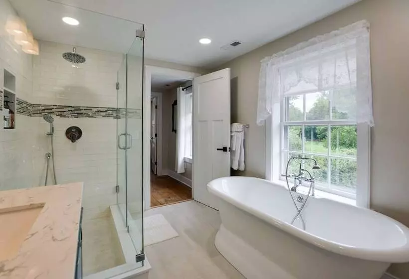 Historic Erwinna Vacation Home Near Delaware River